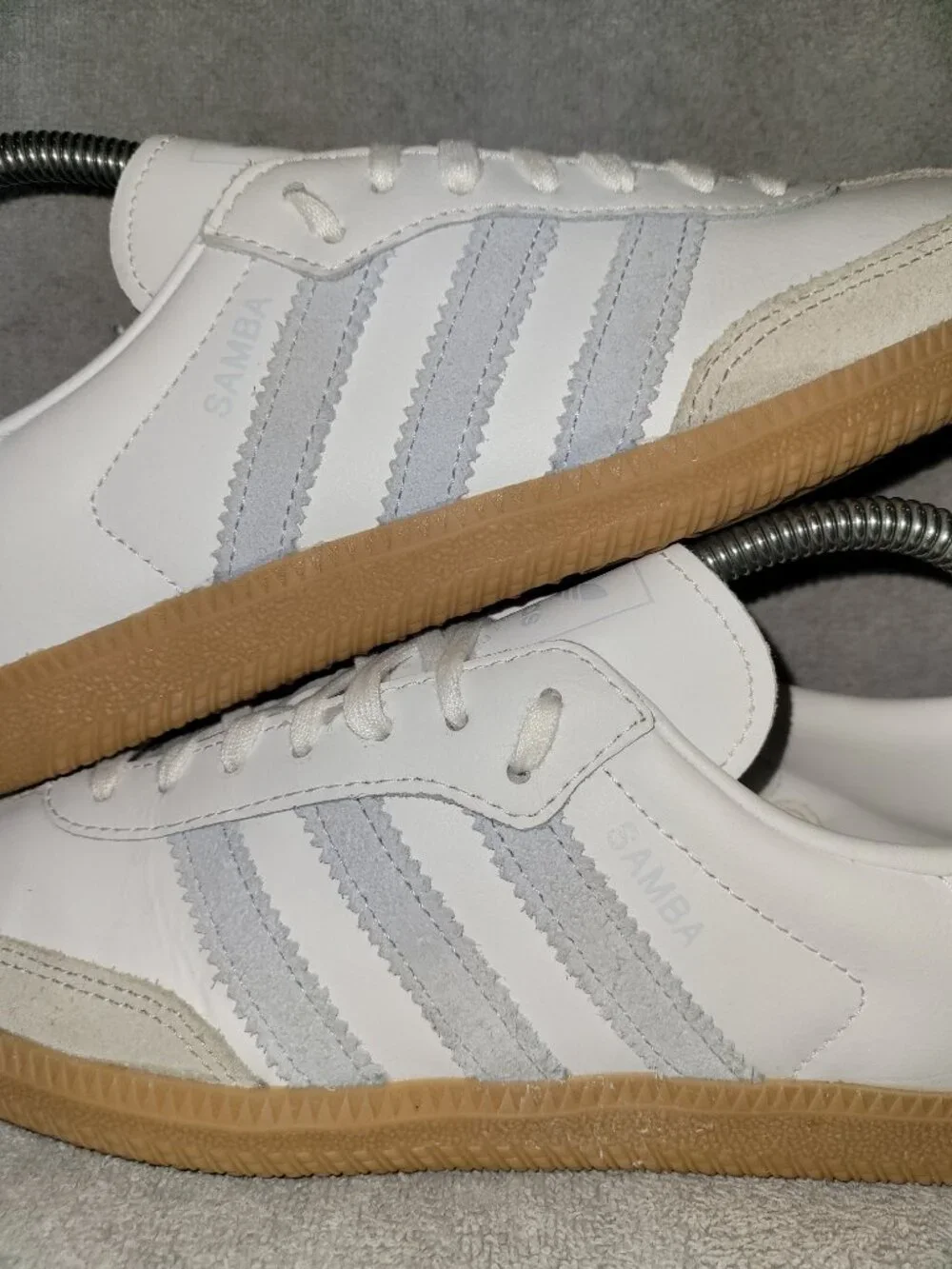 Adidas Samba OG Cloud White / Crystal Sky / Tan Gum Sneakers Big Kid's Size 7